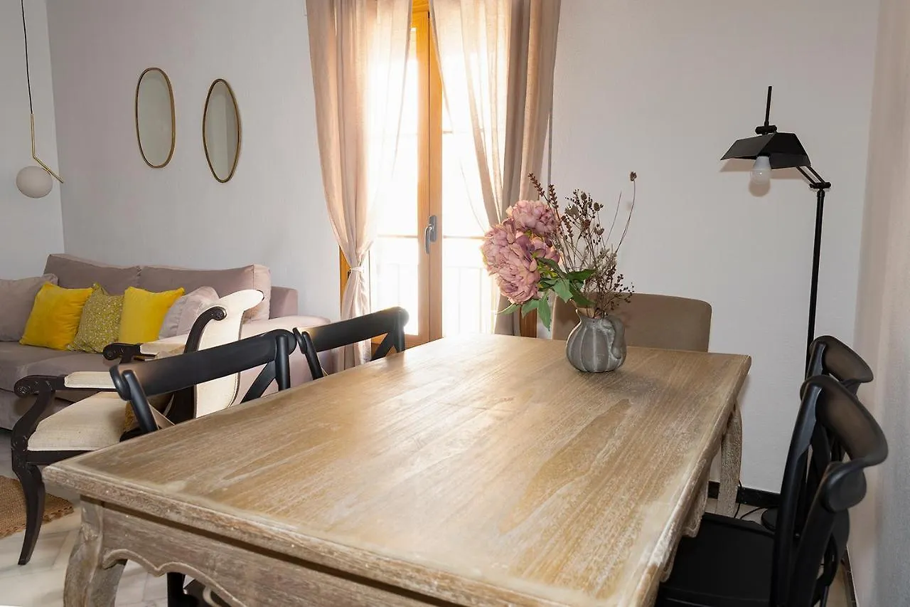 Ziba Cordoba Only Families Apartment